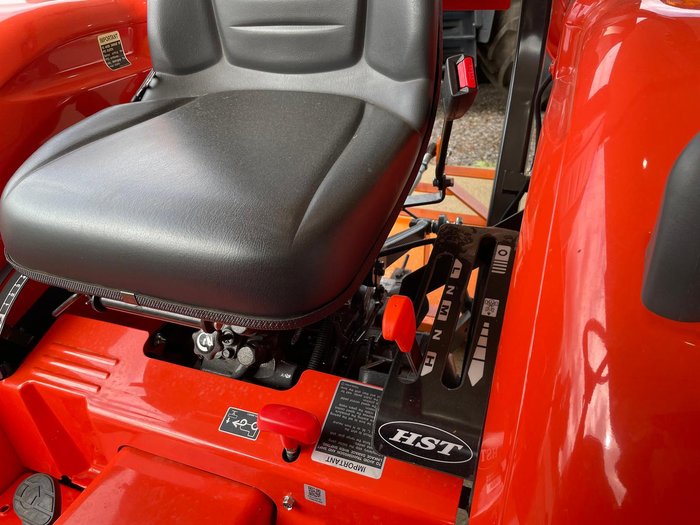 Kubota L3800hd 38Hp Rops Tractor And Front Loader Inc 66" Bucket