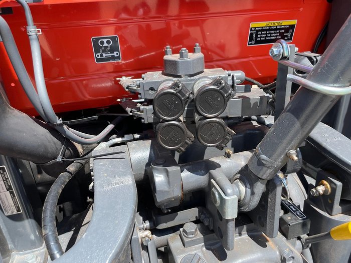 2024 Kubota M7040 Suhd 68Hp Rops Tractor