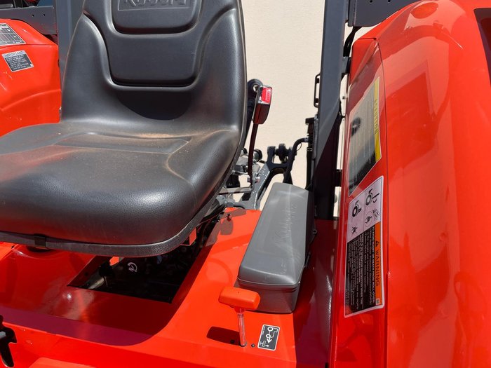 2024 Kubota M7040 Suhd 68Hp Rops Tractor