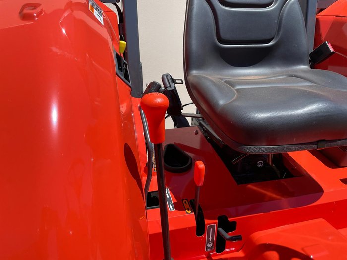 2024 Kubota M7040 Suhd 68Hp Rops Tractor