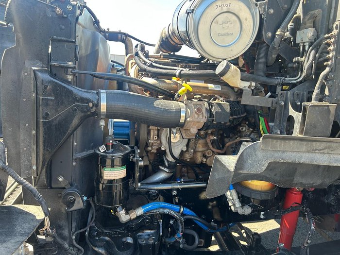 2017 Western Star 5800 Series 5864SS Black