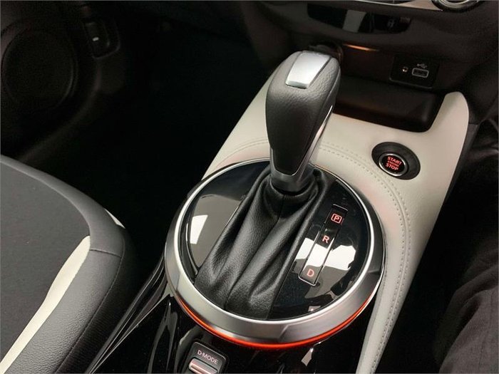 2024 Nissan JUKE ST-L+