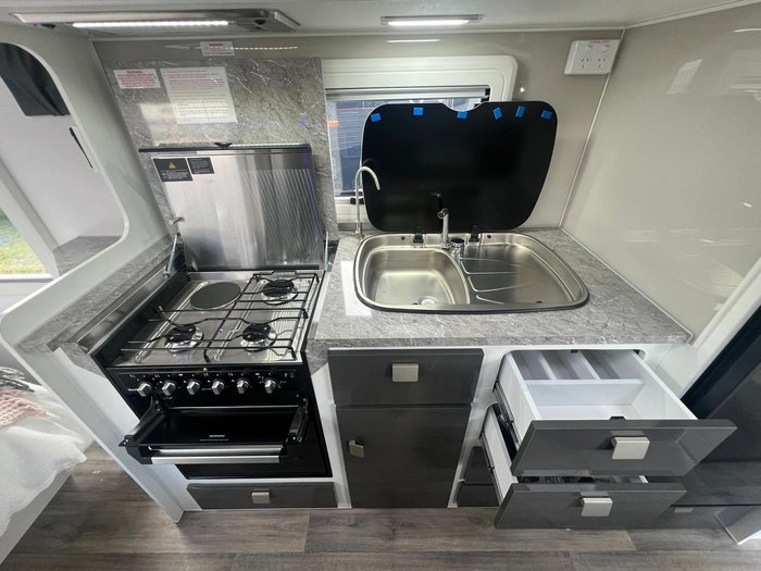2025 JB Caravans Dirtroader 20'8 Bunk