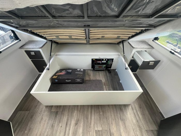 2025 JB Caravans Dirtroader 20'8 Bunk
