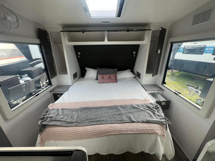 2025 JB Caravans Dirtroader 20'8 Bunk