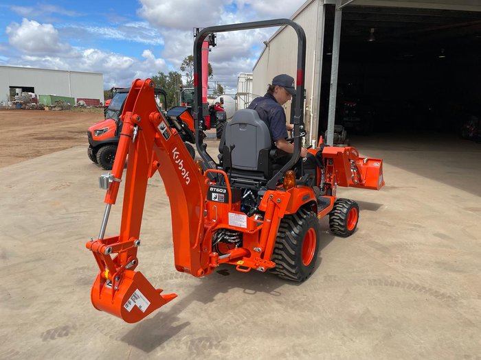 2023 Kubota Bx23s Tractor With Front Loader & Back Hoe
