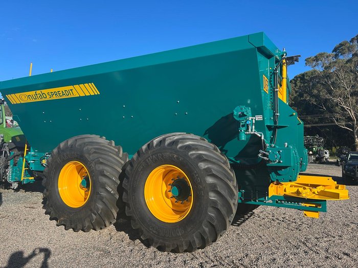 Nufab 33m³ Twin Axle Spreader