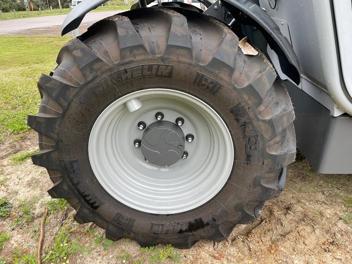 Nufab 33m³ Twin Axle Spreader