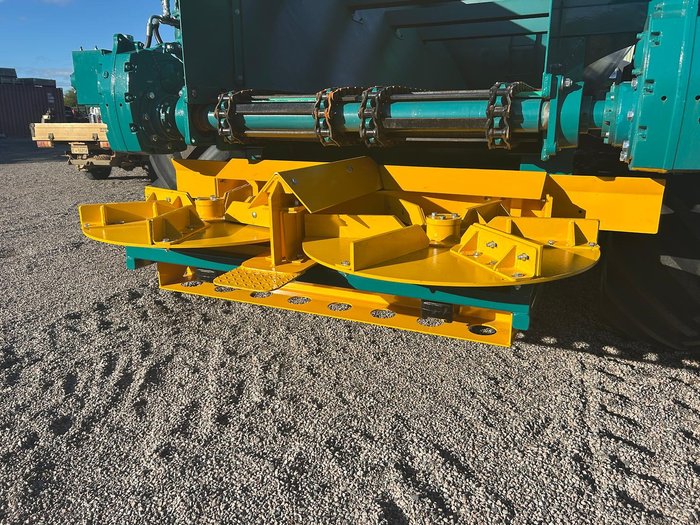 Nufab 33m³ Twin Axle Spreader