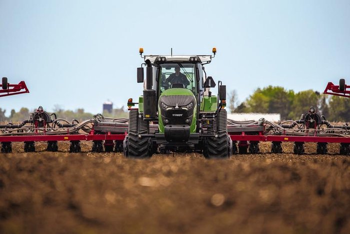 2024 Fendt 943 Vario Mt 431 Hp Tracked Tractor