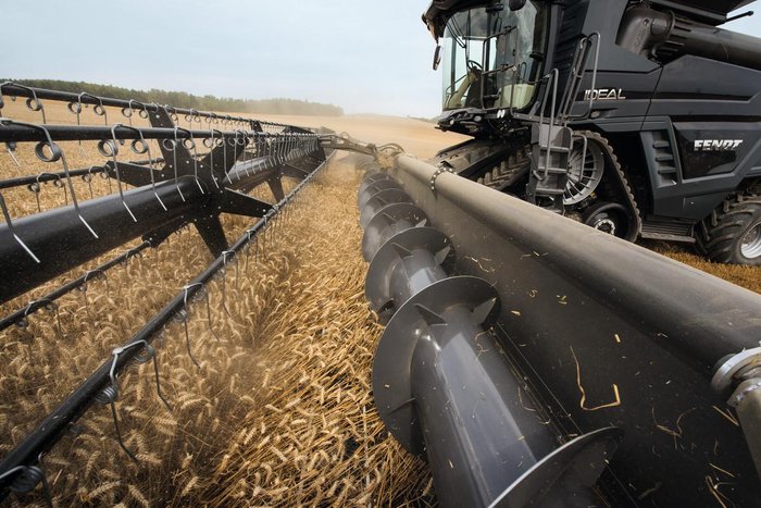  Fendt Ideal 9T Twin Rotor Harvester 