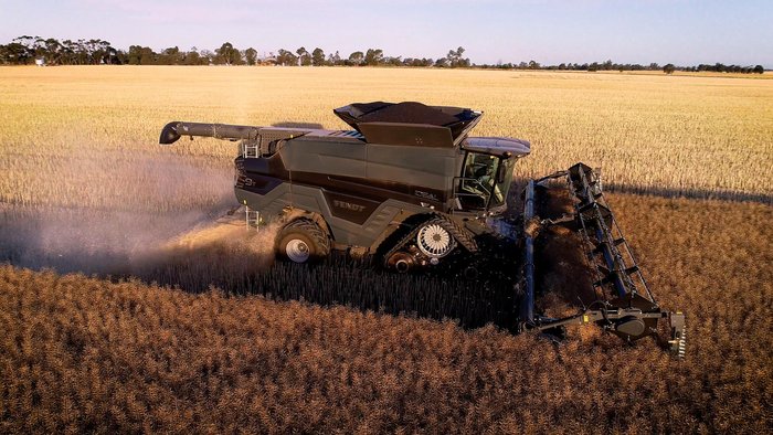  Fendt Ideal 9T Twin Rotor Harvester 
