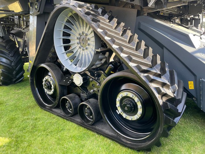  Fendt Ideal 9T Twin Rotor Harvester 