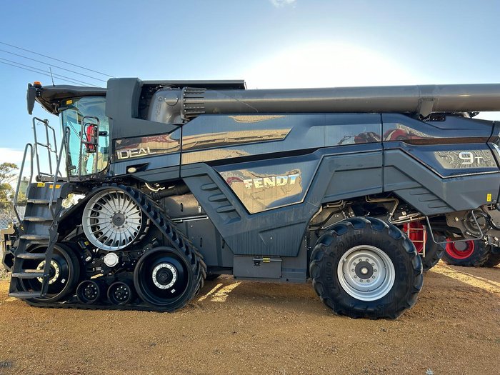  Fendt Ideal 9T Twin Rotor Harvester 
