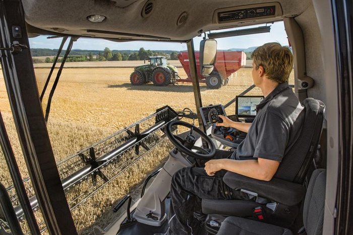  Fendt Ideal 9T Twin Rotor Harvester 