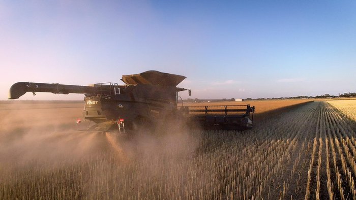 Fendt Ideal 9T Twin Rotor Harvester 