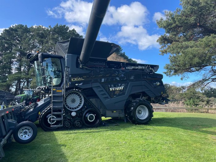  Fendt Ideal 9T Twin Rotor Harvester 