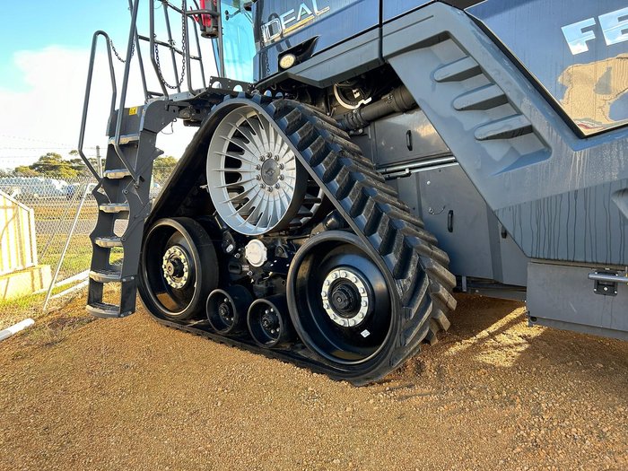  Fendt Ideal 9T Twin Rotor Harvester 