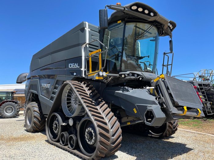 FENDT Ideal 8T Twin Rotor Harvester