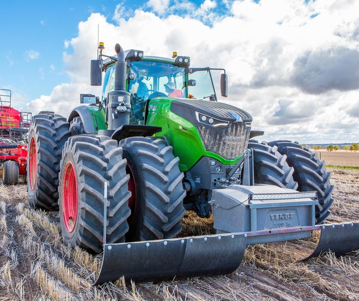 2025 Fendt 1050 Vario 517 Hp Tractor 