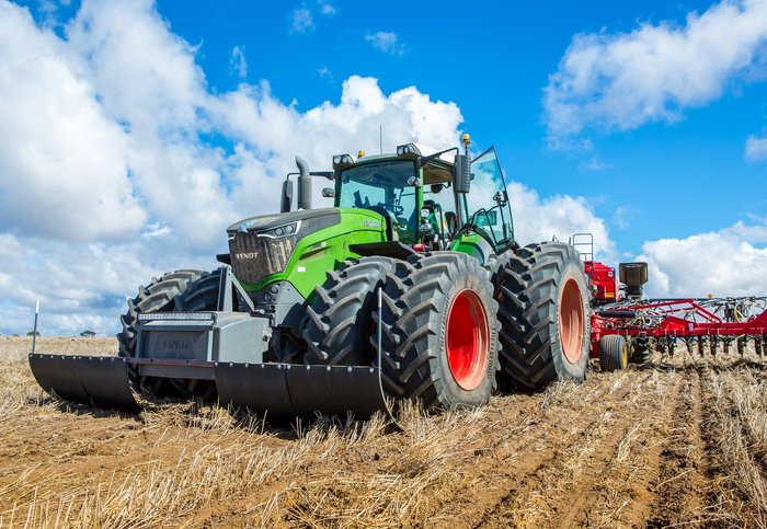 2025 Fendt 1050 Vario 517 Hp Tractor 