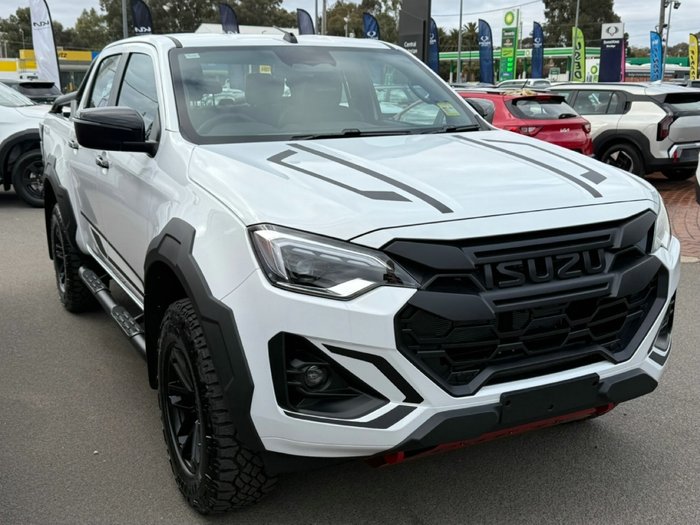 2024 Isuzu D-MAX BLADE