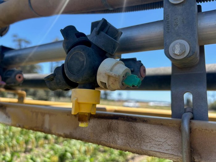 2013 Rogator Rg1300 YELLOW