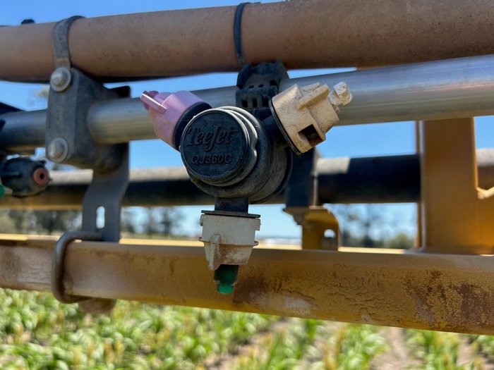 2013 Rogator Rg1300 YELLOW