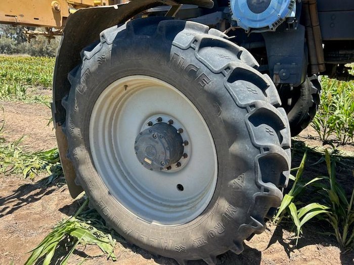 2013 Rogator Rg1300 YELLOW