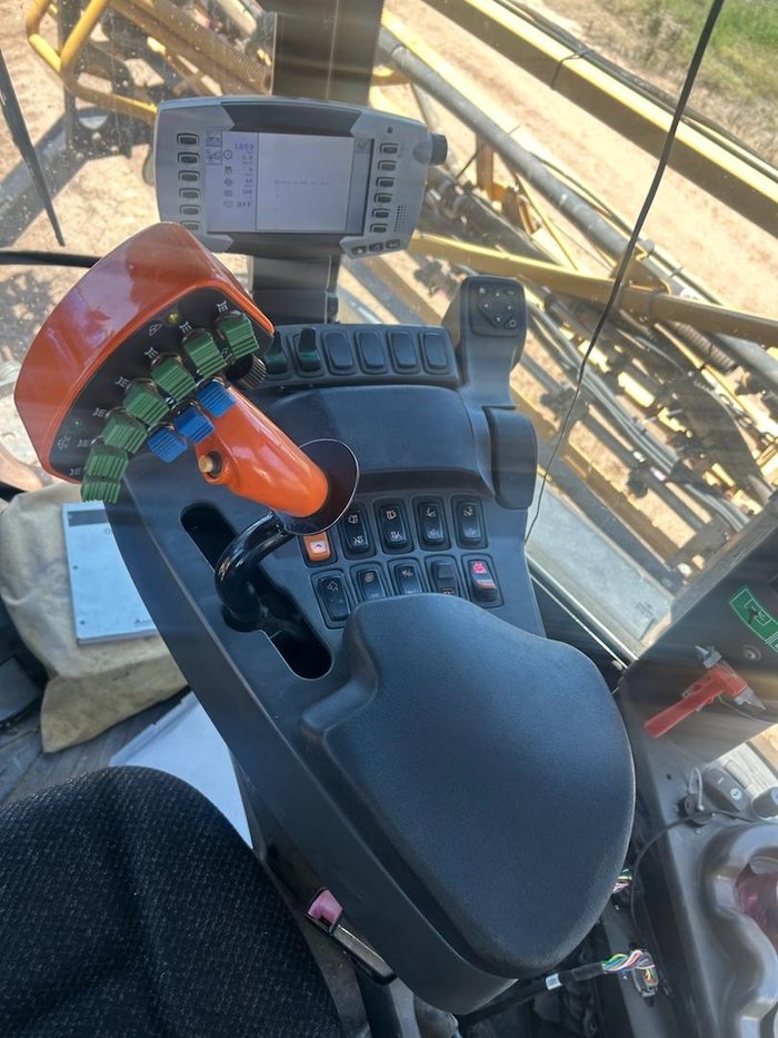 2013 Rogator Rg1300 YELLOW