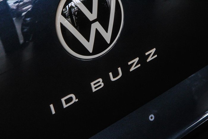 2025 Volkswagen ID. Buzz Pro BEV560