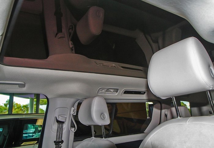 2025 Volkswagen ID. Buzz Pro BEV560
