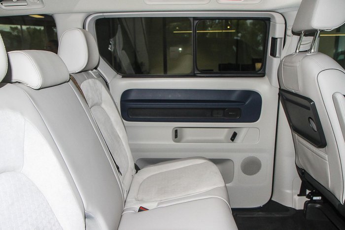 2025 Volkswagen ID. Buzz Pro BEV560