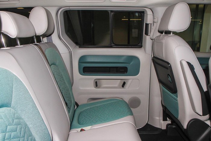 2025 Volkswagen ID. Buzz Pro BEV560