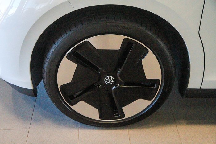 2025 Volkswagen ID. Buzz Pro BEV560