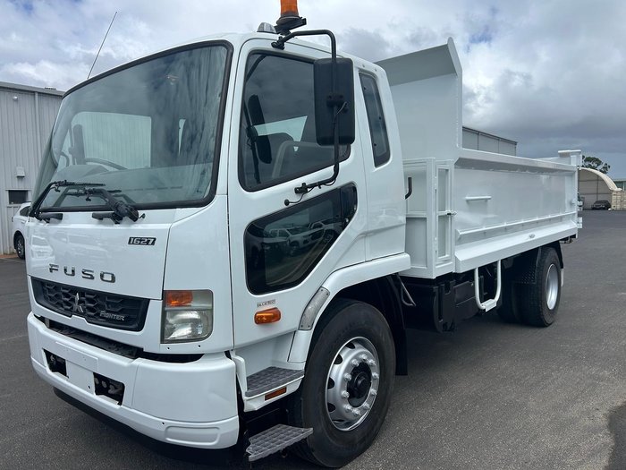 2017 Mitsubishi Fm
