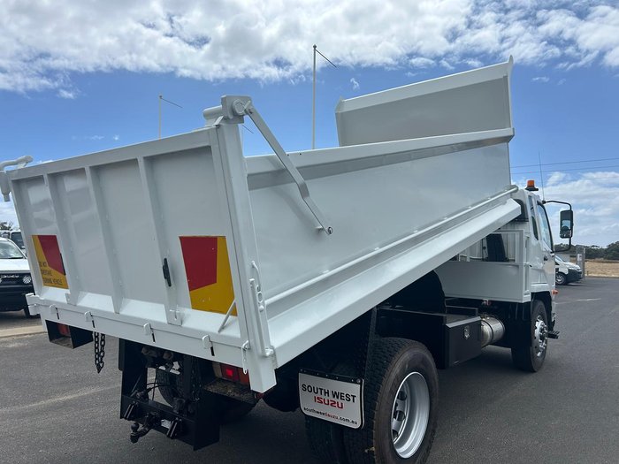 2017 Mitsubishi Fm FUSO FM 1627, MANUAL, TIPPER, LOW KM
