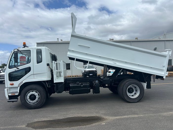 2017 Mitsubishi Fm FUSO FM 1627, MANUAL, TIPPER, LOW KM