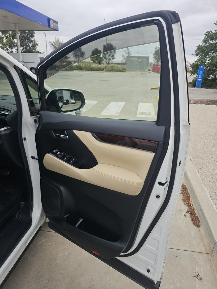 2017 Toyota Alphard X AGH30W White