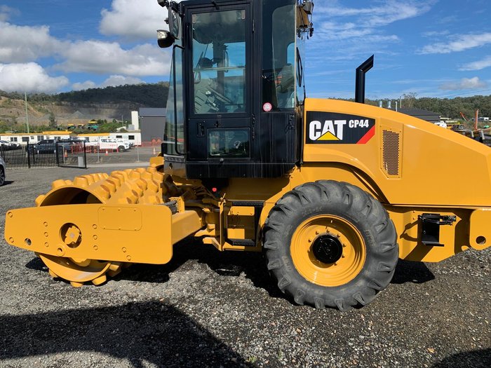 2012 Caterpillar Cp44