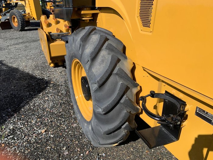 2012 Caterpillar Cp44