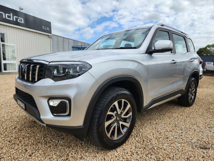 2023 Mahindra Scorpio Z8 4X4 Dazzling Silver
