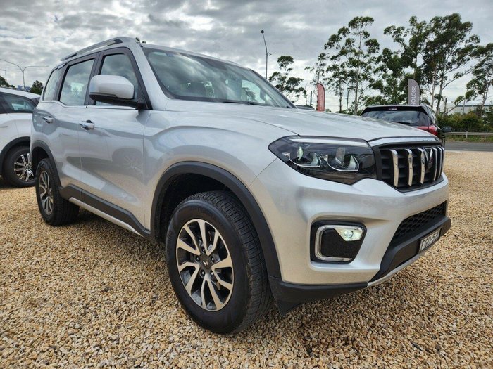 2023 Mahindra Scorpio Z8 4X4 Dazzling Silver