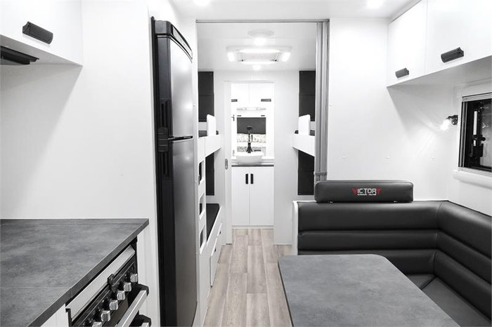 2025 VICTORY CARAVANS Trophy 24 Family Quad Bunk
