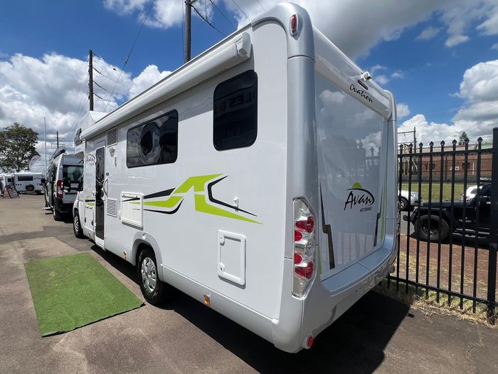 2025 Avan Ovation M9