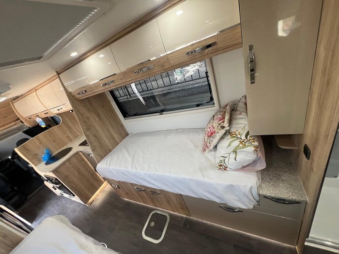 2025 Avan Ovation M9