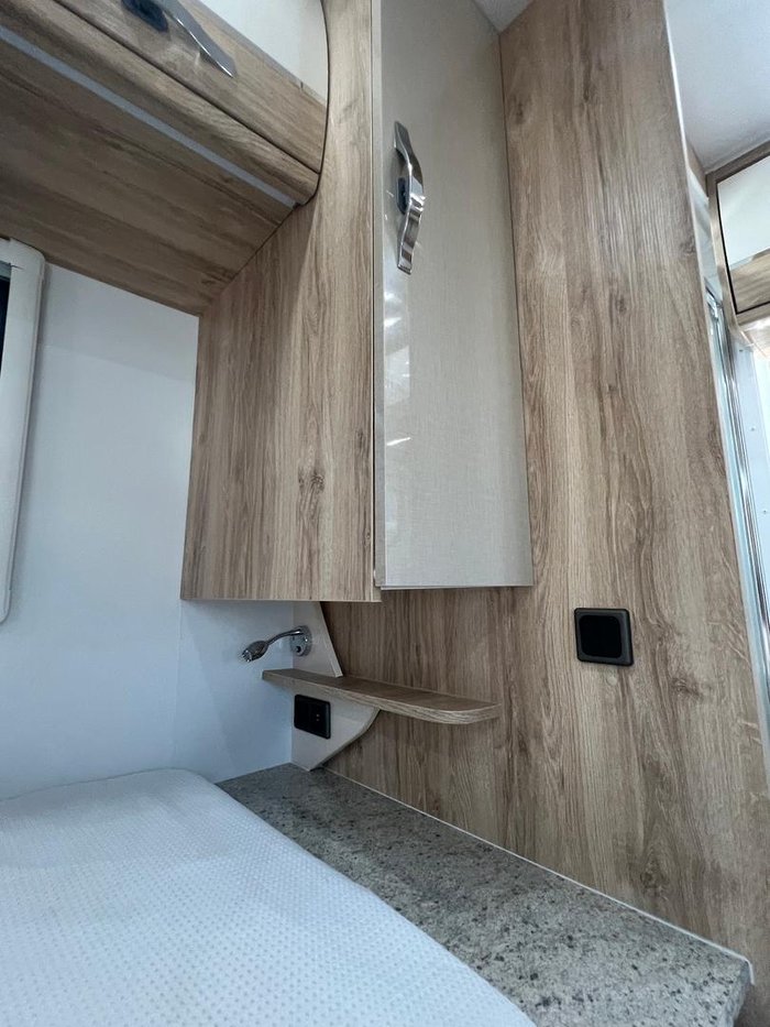 2025 Avan Ovation M9