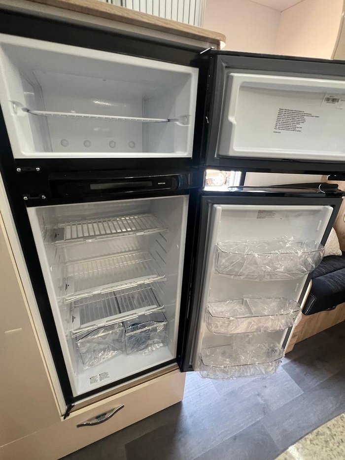 2025 Avan Ovation M9