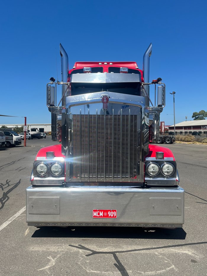 2020 Kenworth T909