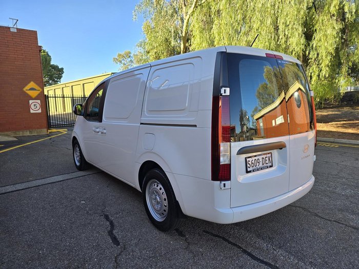 2024 Hyundai STARIA LOAD